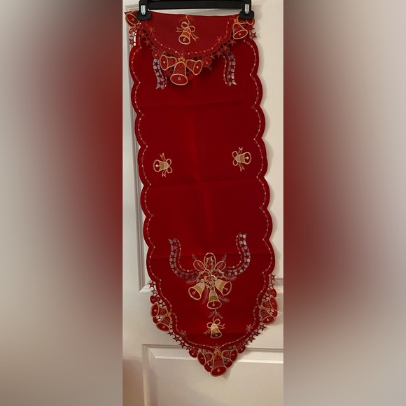 NEW Asian inspired red oblong table runner w Gold trim/Gold bells. New pictures! - Picture 5 of 5